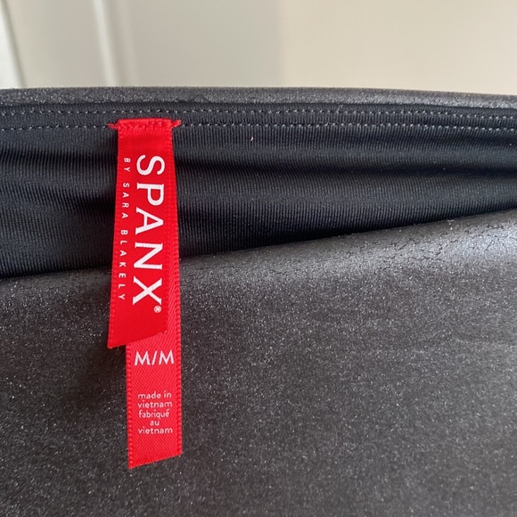 SPANX Faux Leather Moto Leggings Size Medium - Picture 7 of 9